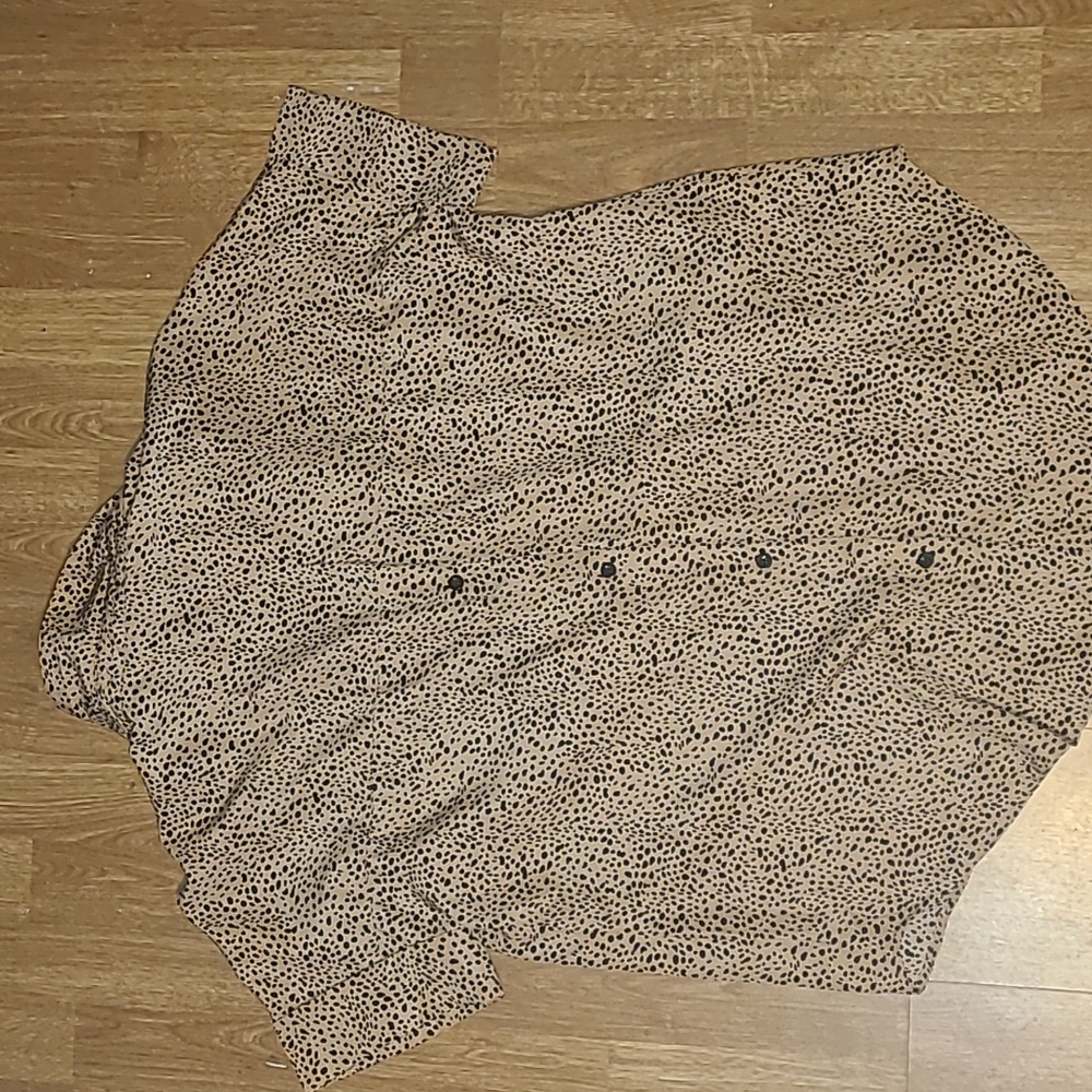 Button back blouse - Picture 2 of 2